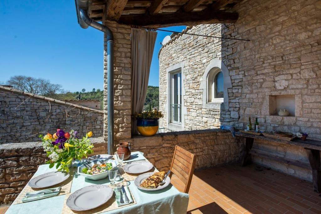 La Bergerie à Cratoule, Domaine Les Musarts Issirac Exterior foto